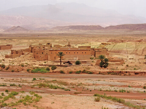 Maroc, vieille casbah pr&egrave;s du Ksar A&iuml;t Ben Haddou 