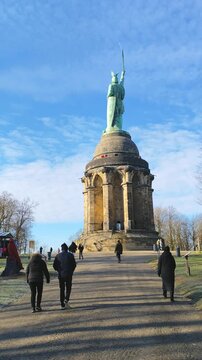 Visitors, Hermannsdenkmal, Hiddesen, Detmold, Teutoburg Forest, North Rhine-Westphalia, Germany