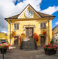 Walking around the hostoric old market town of tetbury england © Gail Johnson