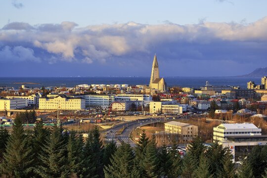 Cityscape, Reykjavik and Hallgrimskirkja in the evening, Reykjavik, Iceland