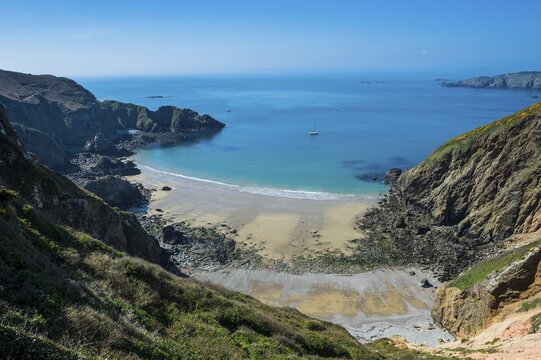 Overlook over the east coast from  the narrow isthmus of Greater and Little Sark, Channel islands, Great Britain