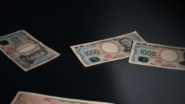 落ちてくるお金