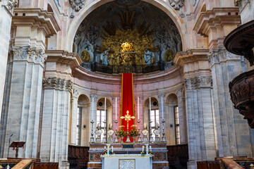 Choir and high altar of the Cattedrale di Santo Stefano e Santa Maria Assunta in Pavia, an example of Lombard Renaissance architecture © Ldgfr Photos