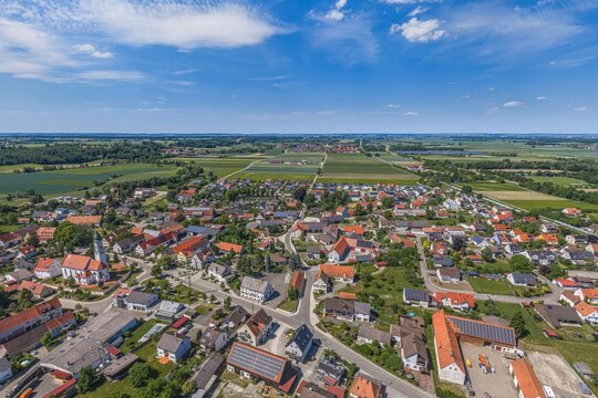 Die Gemeinde Westendorf bei Meitingen im n&ouml;rdlichen Kreis Augsburg im Luftbild