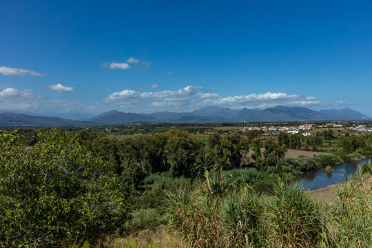 paysage et &eacute;tang de Diane &agrave; Aleria en Corse