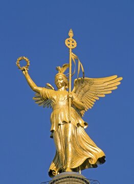 Goldelse, bronze sculpture on top of the Siegessaeule, Victory Column, Berlin Mitte, Berlin, Germany, Europe