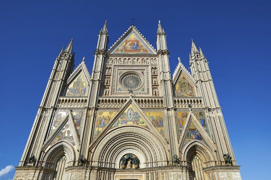 Gothic facade of Orvieto Cathedral, Cattedrale di Santa Maria Assunta, Orvieto, Umbria, Italy