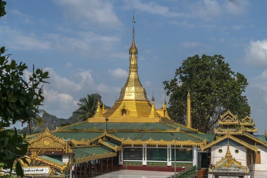 Shwe Yin Myaw Pagoda, also Shweyinhmyaw Paya, Hpa-an, Myanmar