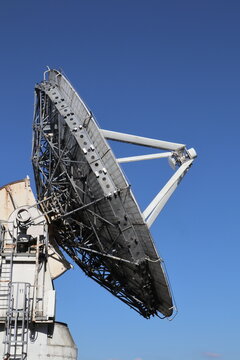 radio telescope