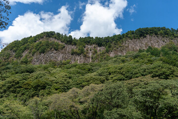奈良県曽爾村、屏風岩の夏景色 © Fer-san