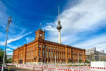 Rotes Rathaus, the city hall of Berlin with TV tower in the background, Germany © Leonid Andronov