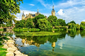 Fototapeta premium Schwerin Castle on Lake Schwerin in Mecklenburg-Vorpommern, Germany