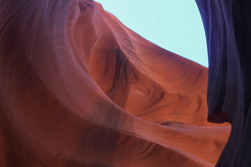 smooth textured patterns of the antelope canyon © Polartundra Photos