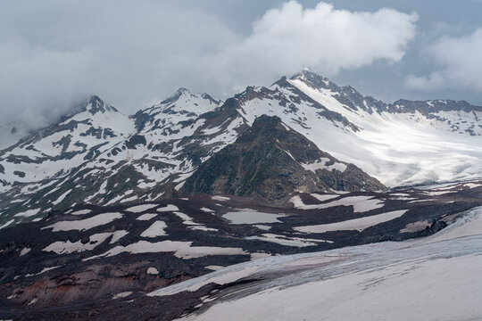 Snowy mountains make a stunning view
