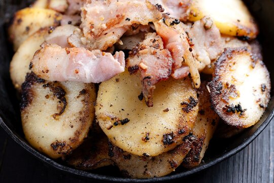rustic skillet potatoes with bacon