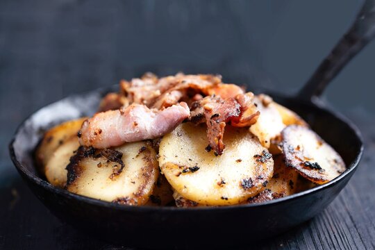rustic skillet potatoes with bacon