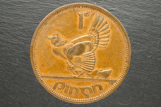 Irish bronze 1 penny (1 Pingin) coin, 1946, viewed from above.