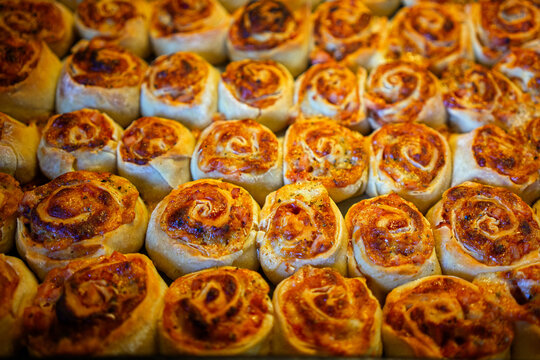 Small pizza pastry