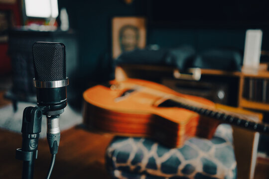 Gypsy jazz acoustic guitar in the living room with two microphones