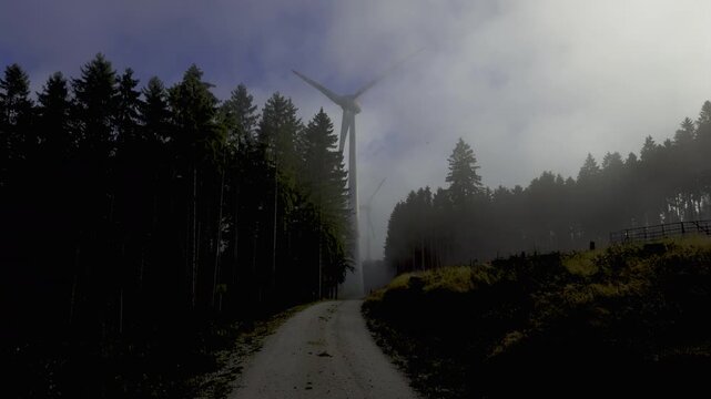 Windpark im Herbst als HDR