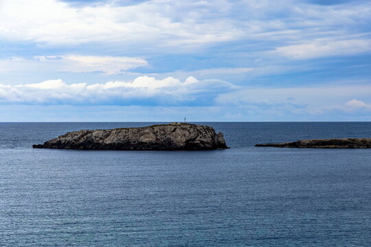 Isolotto dell'Eremita o Scoglio di San Paolo a Polignano a Mare ( Bari , Puglia , Italia )