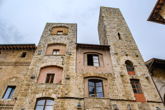 Piazza della Cisterna, San Gimignano, Toskana, Italien