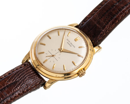 Patek Philippe Calatrava self-winding watch, 1950s, reference 2552, 18kt yellow gold case with silver dial. Milan, Italy, April 27, 2025