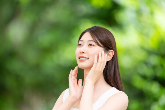 女性　新緑