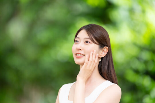 女性　新緑