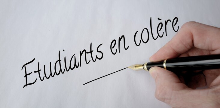 Etudiants en col&egrave;re (&agrave; la main)