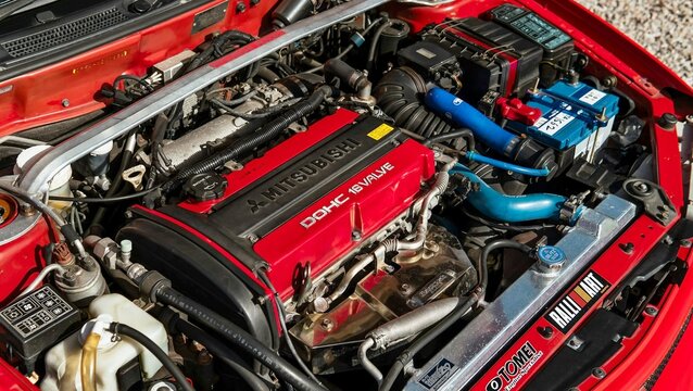 Mitsubishi Lancer Evolution 4G63 engine bay