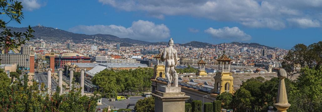A panoramic view of Barcelona, ​​Spain, captured from Montju&iuml;c Hill, looking towards Pla&ccedil;a d'Espanya and the Venetian Towers.