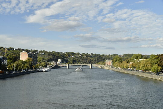 La Meuse vue depuis le pont Roi Baudoin &agrave; Huy (Li&egrave;ge)