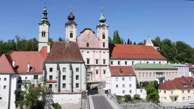 River Enns, B&uuml;rgerspitalskirche and Michaelerkirche, Steyr, Upper Austria, Austria