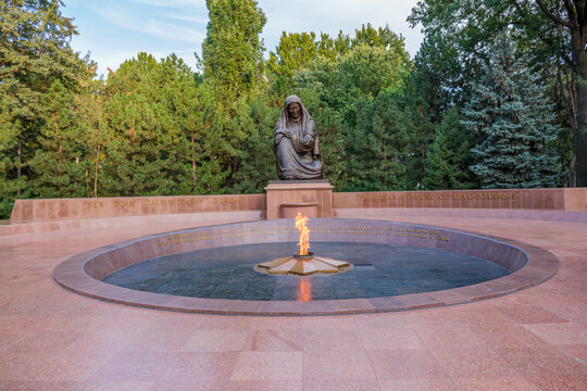 Discover the cultural and architectural heritage of Tashkent, Uzbekistan, featuring the Hazrati Imam Complex, Chorsu Bazaar, Amir Timur Square, Independence Square and the famous Tashkent Metro