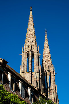 Turmaufs&auml;tze der-Kirche St. Peter und Paul in Obernai