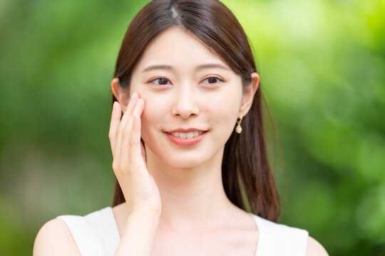 女性　スキンケア
