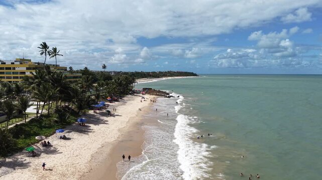 Voo a&eacute;reo de afastamento da Praia de Tabatinga e fal&eacute;sias no Conde