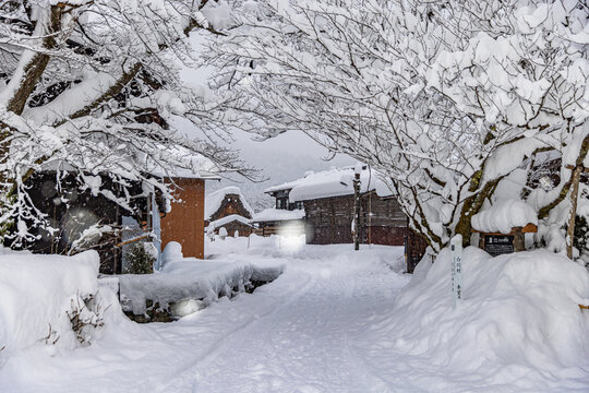 岐阜県　冬の世界遺産 白川郷の雪景色