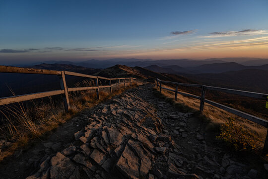 Hiking trail between Halicz and Rozsypaniec at sunset
