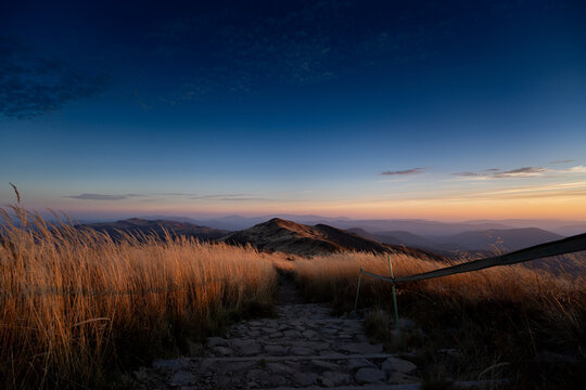 Hiking trail between Halicz and Rozsypaniec at sunset
