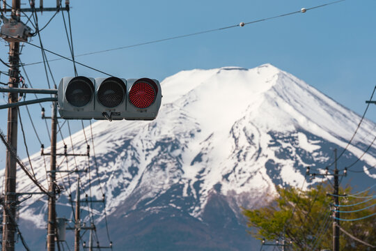 Stoplight with Mt Fuji in the background