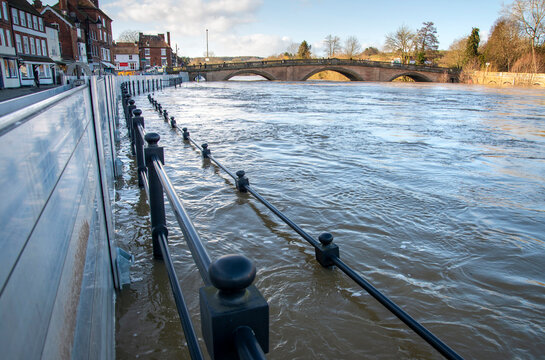 Bewdley flood barriers erected to protect local population,Worcestershire,England,UK