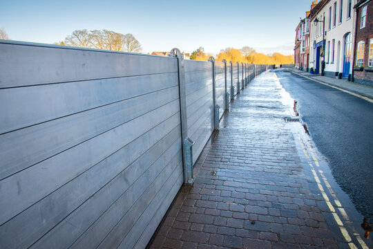Bewdley flood barriers erected to protect local population,Worcestershire,England,UK