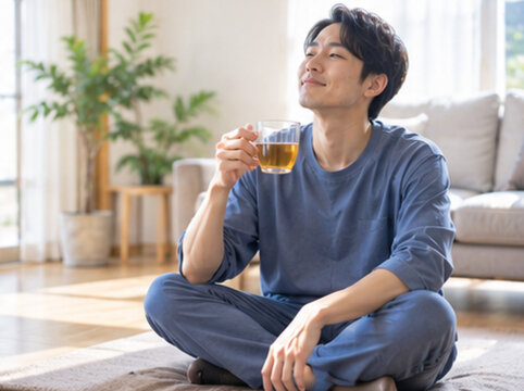 リラクゼーション,リラックス,癒し,休息,ストレス解消,疲労回復,リフレッシュ,リラクゼーションサロン,リラクゼーションマッサージ,マッサージ,アロマテラピー,アロマオイル,ヘッドスパ,ボディケア,エステサロン,セラピスト,施術,スパ,ウェルネス,セルフケア,健康,美容,心身のケア,日本人女性,写真素材