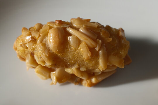 Traditional Catalan Panellets &ndash; Handmade Almond and Pine Nut Pastries for All Saints' Day