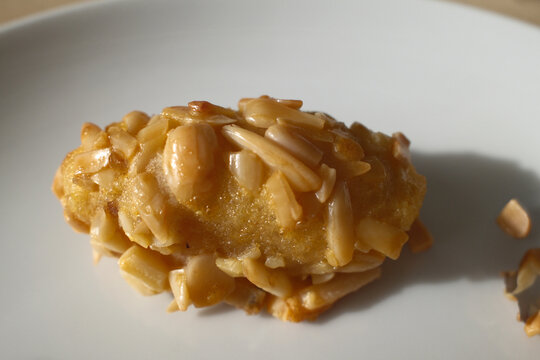 Traditional Catalan Panellets &ndash; Handmade Almond and Pine Nut Pastries for All Saints' Day