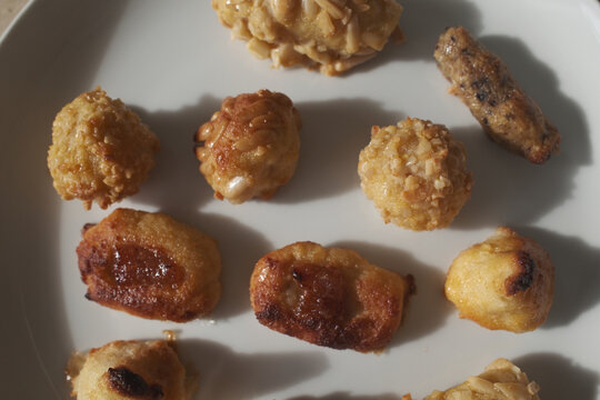 Traditional Catalan Panellets &ndash; Handmade Almond and Pine Nut Pastries for All Saints' Day