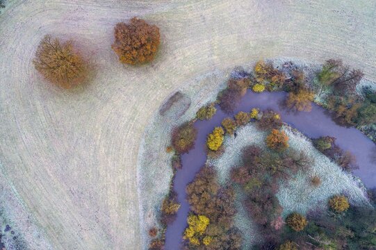 Aerial view of the Hunte in autumn, Meander, Hunte loop, Hunte, river, tree, forest, autumn colours, Huntepadd, D&ouml;tlingen, Lower Saxony, Germany
