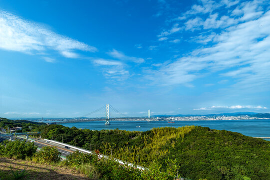 明石海峡大橋と神戸を見渡せる風景